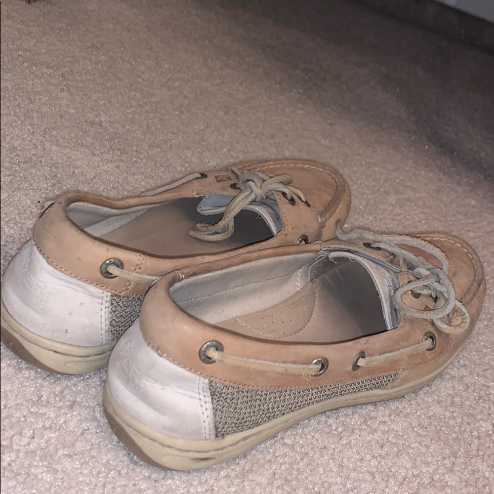 low tied shoes